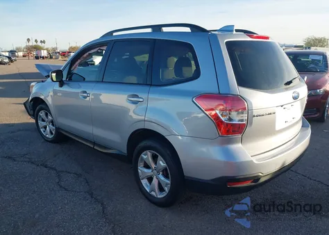 2016 Subaru Forester 2.5I Premium z USA, uszkodzony, nr VIN JF2SJADC1GH491322